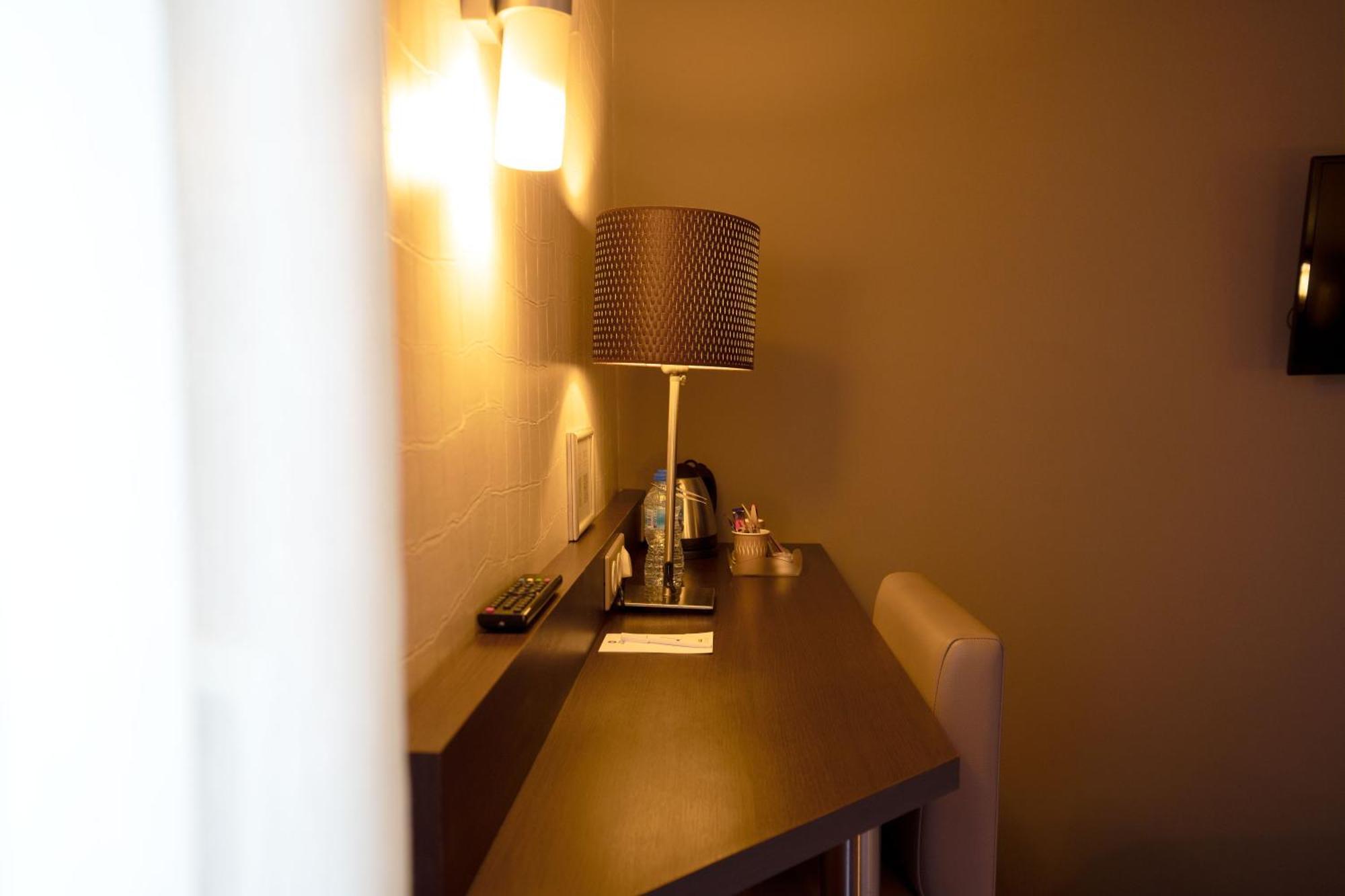 Best Western L'Atelier 117 Maubeuge Exterior photo