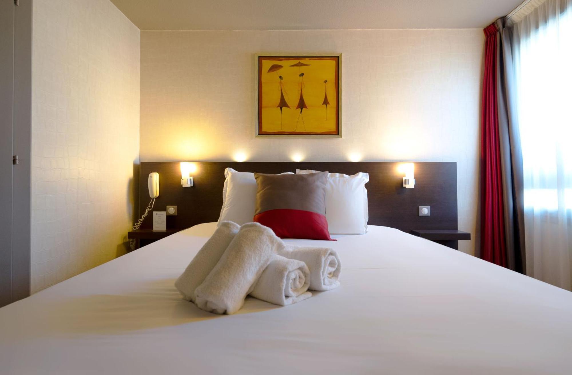 Best Western L'Atelier 117 Maubeuge Exterior photo