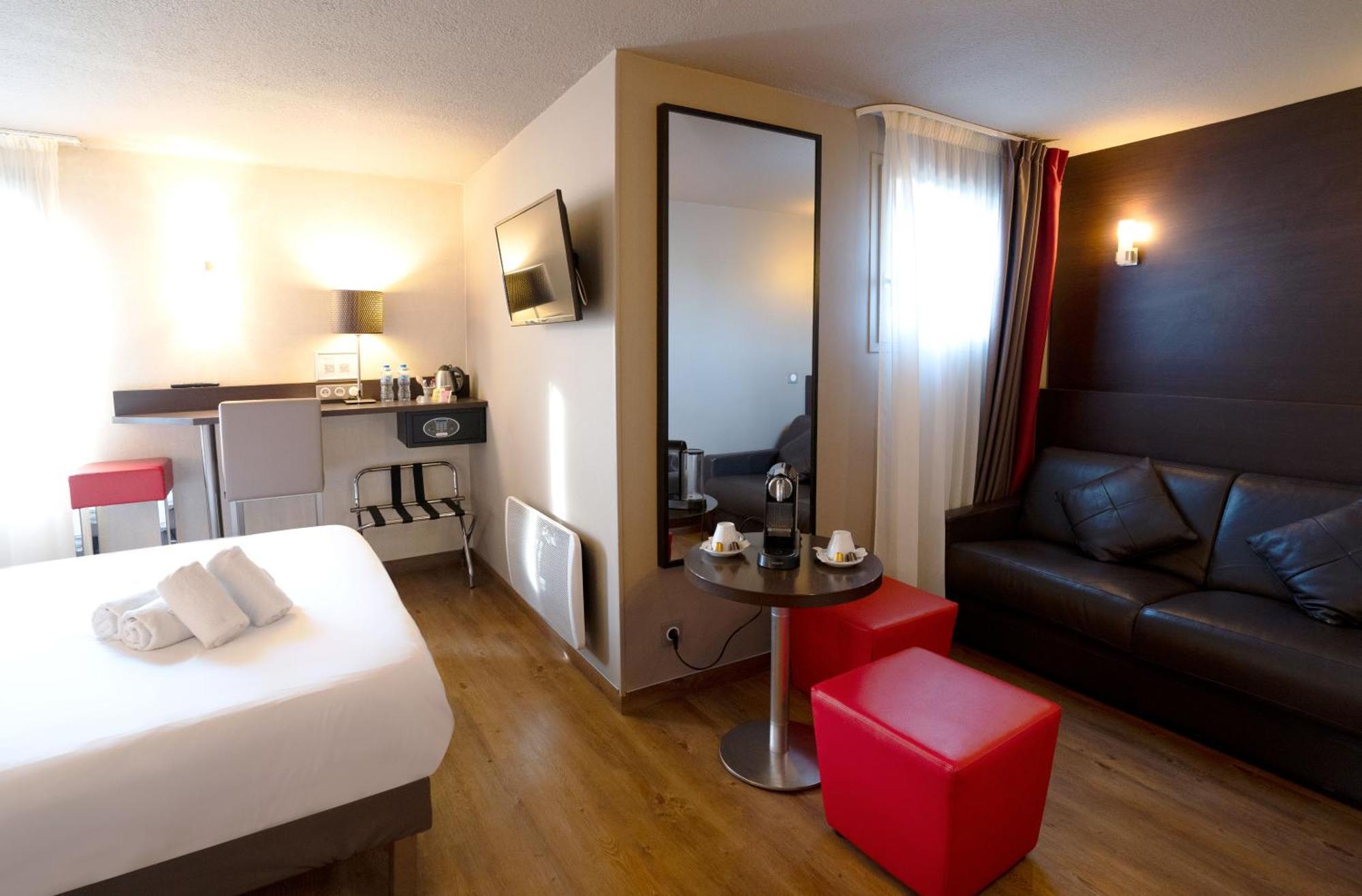 Best Western L'Atelier 117 Maubeuge Exterior photo